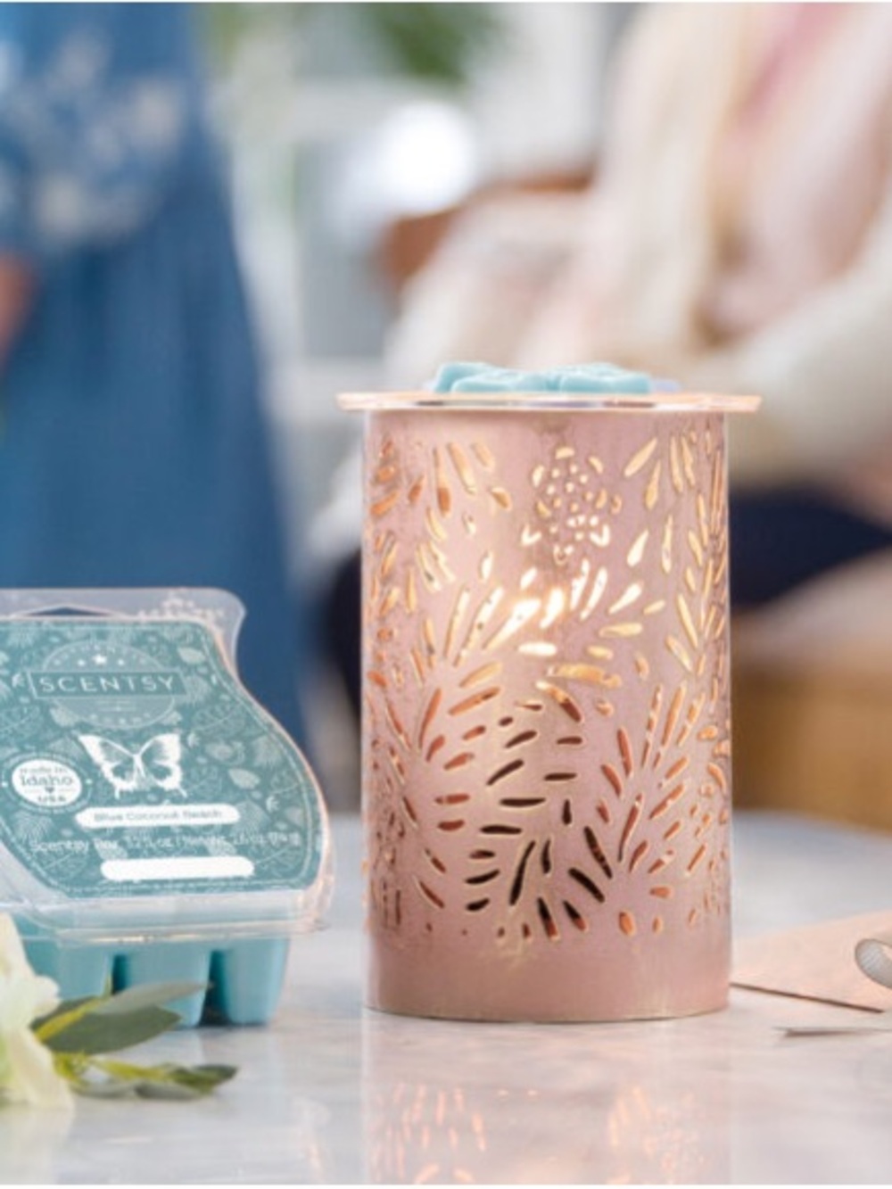 Scentsy Rose Gold Floral Cutout Warmer - Picture 5 of 5